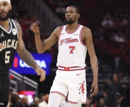 杜兰特19+9申京25+8谢泼德27分 吉昂36+10火箭胜雄鹿