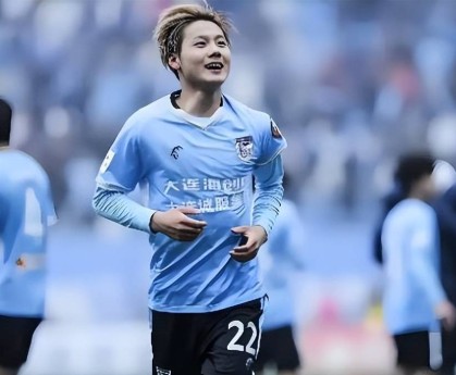 大连英博刚击败辽宁铁人豪取五连胜！毛伟杰就被德甲门兴队挖走正式开启留洋生涯，值得期待被辟谣