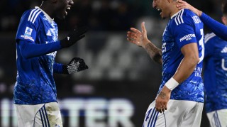 （体育）足球——意甲：科莫胜罗马