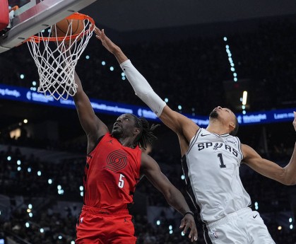 效率之王！文班7中5砍17分 6盖帽+14防守篮板锁死胜利