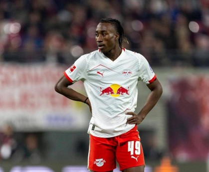 曼联锁定德甲过人王！8000万欧力邀19岁新星迪奥曼德，左翼焕然一新