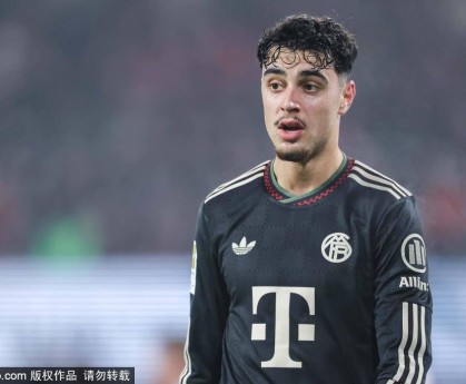 于帕梅卡诺续约风波：德甲豪门面临的挑战与机遇