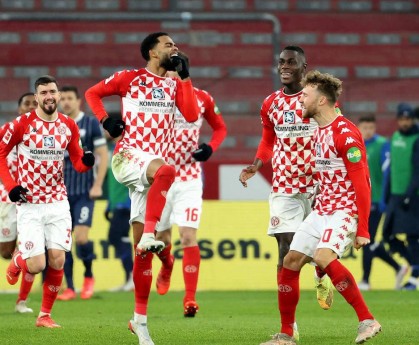 德甲法甲关键对决预测：朗斯主场优势明显，圣保利科隆降级大战悬念重重